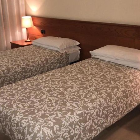 Hotel Select SantʼIlario dʼEnza Екстериор снимка